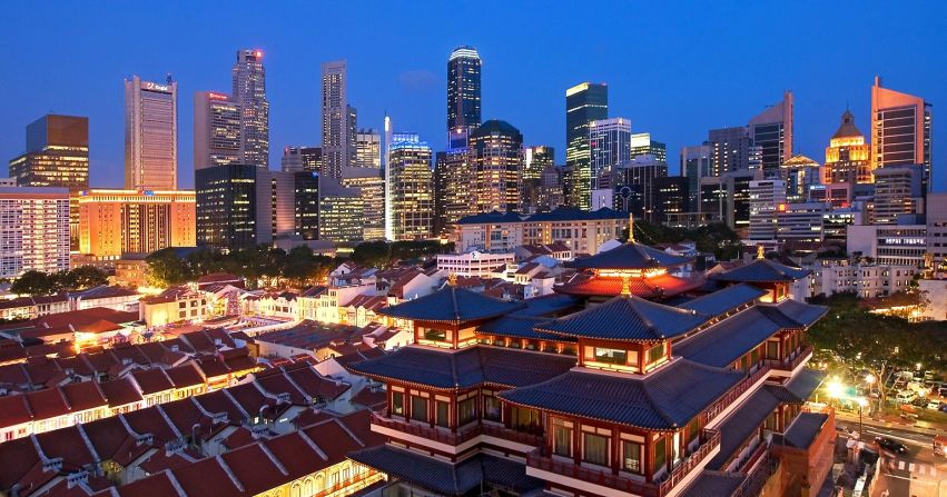 Singapore's condensed landscape means visitors can quickly tour some of the city's most famous attractions. 