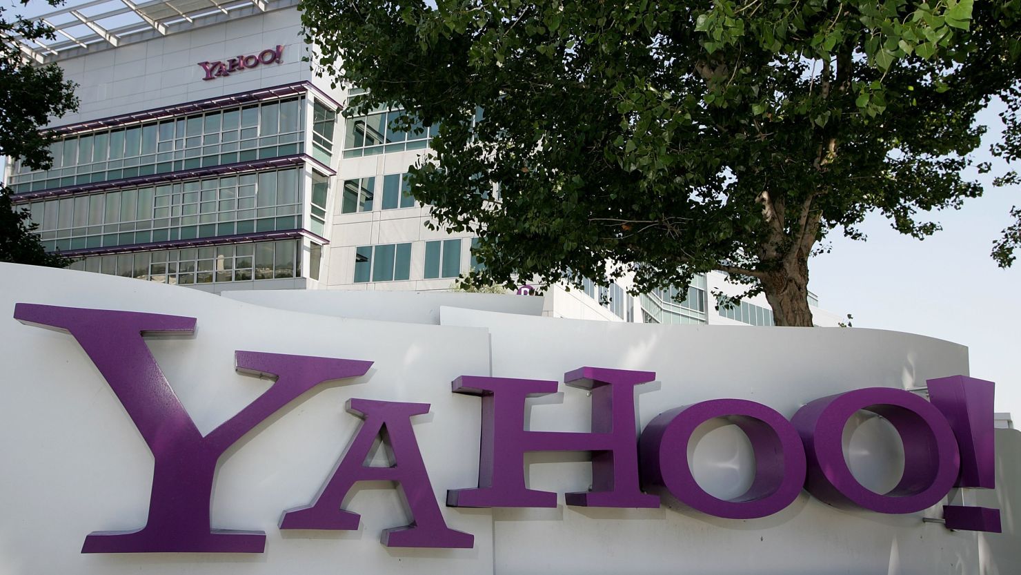 Yahoo! has filed a lawsuit against Facebook for alleged patent infringements.