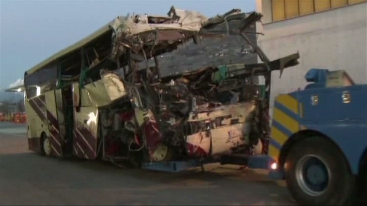 vo.swiss.bus.crash_00002421