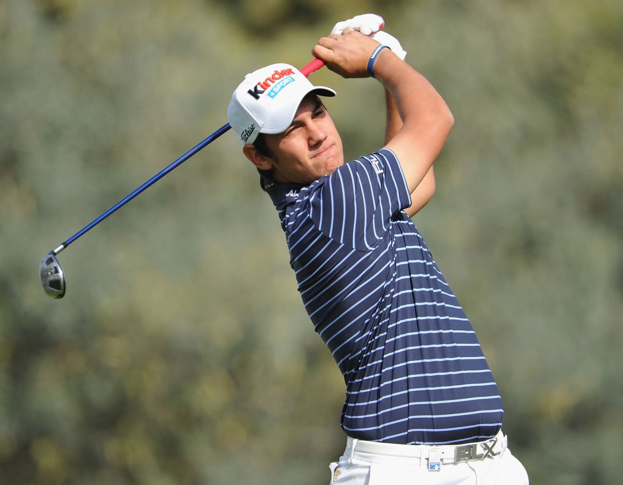Italian teenager Matteo Manassero stormed to the top of the leaderboard on day one of the Andalucia Open, Spain on Thursday.