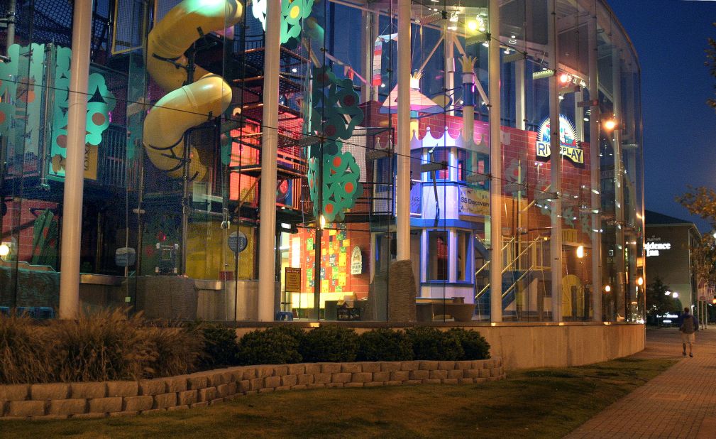 The Creative Discovery Museum is fronted by a 2½ story play area.
