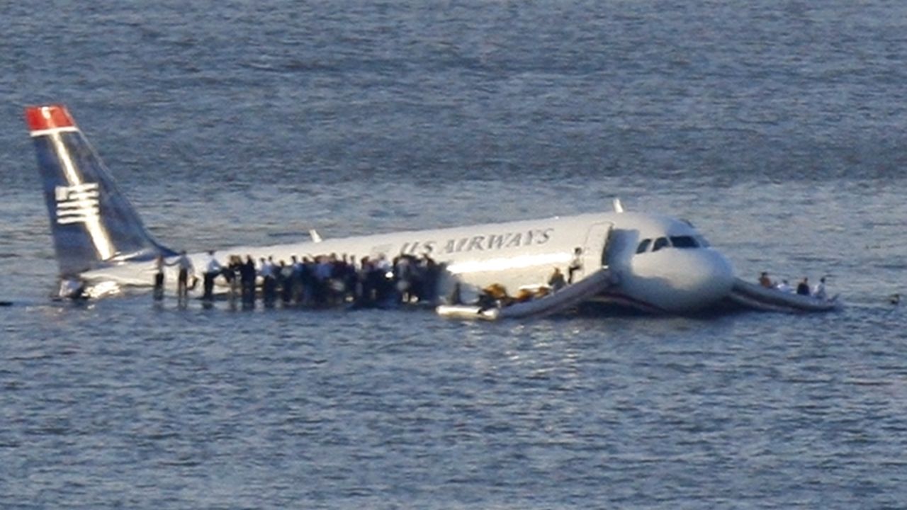 Capt. Chesley Sullenberger says flight control computers weren't necessary for him to safely ditch in New York's Hudson River in 2009.