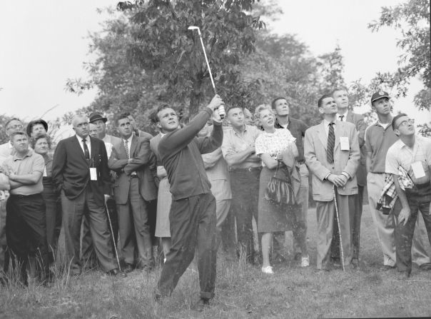 Palmer turned professional in 1954, aged 25, and joined the PGA Tour a year later. It wasn't long before his undoubted talent began to shine through, with his first victory coming in that year's Canadian Open, where he shot an impressive 23 under par over four rounds.