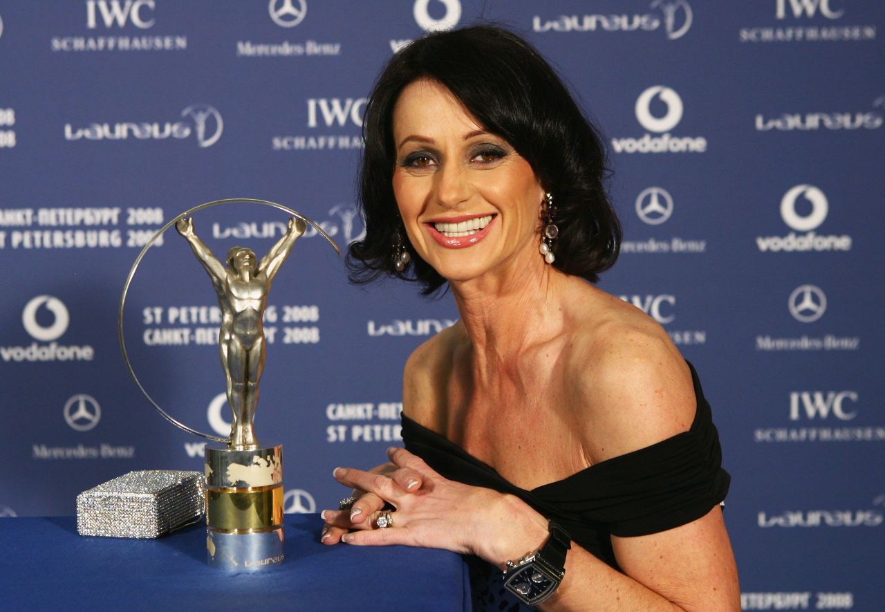In 2008, Comaneci was honored at the Laureus World Sports Awards for her career achievements. 