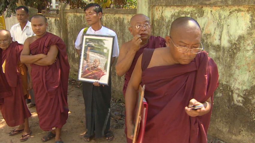 hancocks myanmar monks view_00003904