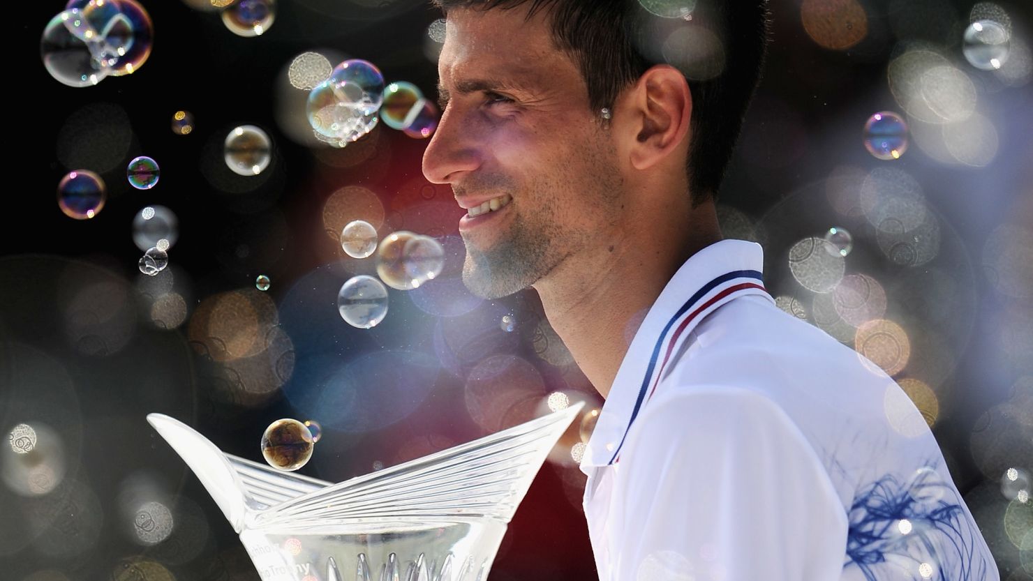 Novak Djokovic retained the Miami Masters 1000 trophy with a straight sets final win over Andy Murray.