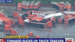 nr.tx.tornado.trailor.trucks.pileups_00001319