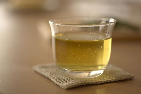 Staying hydrated will keep you from munching absentmindedly, and if you choose to drink <a href="http://www.webmd.com/food-recipes/features/health-benefits-tea" target="_blank" target="_blank">green tea</a>, you'll also be increasing your metabolism, which will burn more fat. Plus, the antioxidants (yes, those again) found in green tea can help prevent cancer.