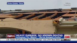 exp Dallas authorities search for victims of tornado outbreak_00002001