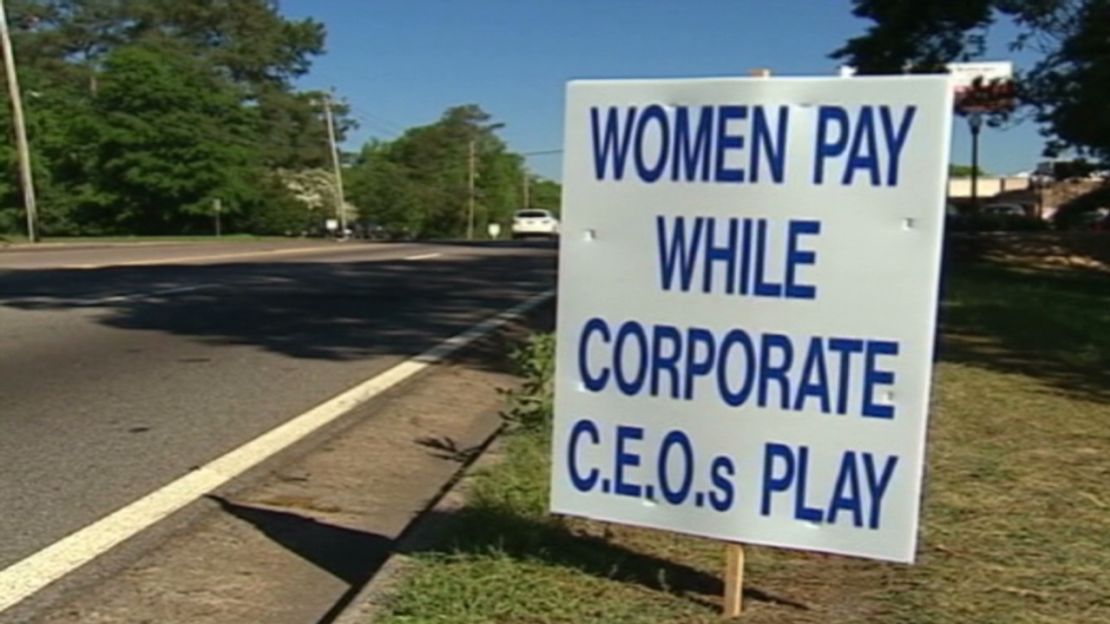A sign protesting Augusta National Golf Club's no-women policy in 2002.