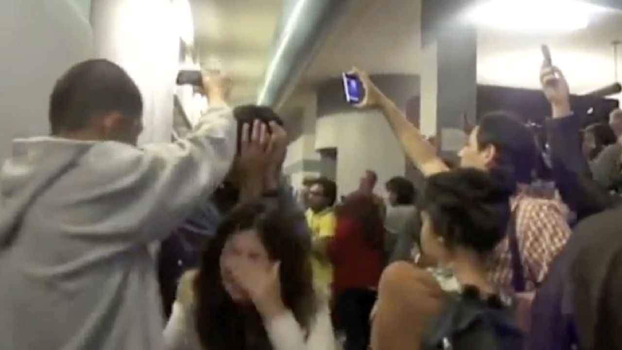 California college investigates police use of pepper spray on students