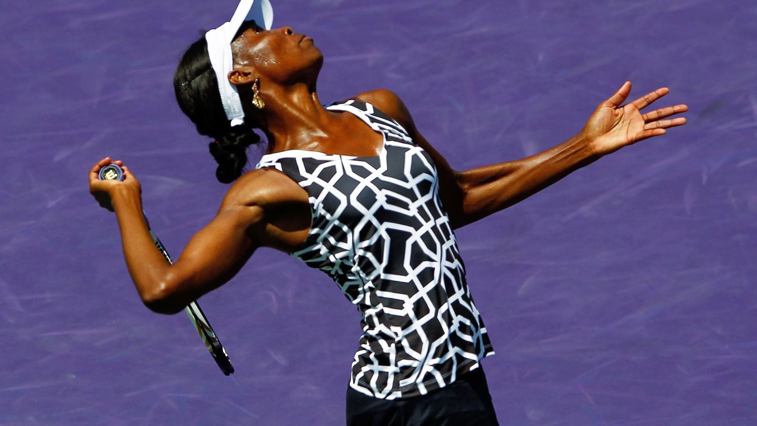 Venus Williams though to third round of Family Cup in Charleston
