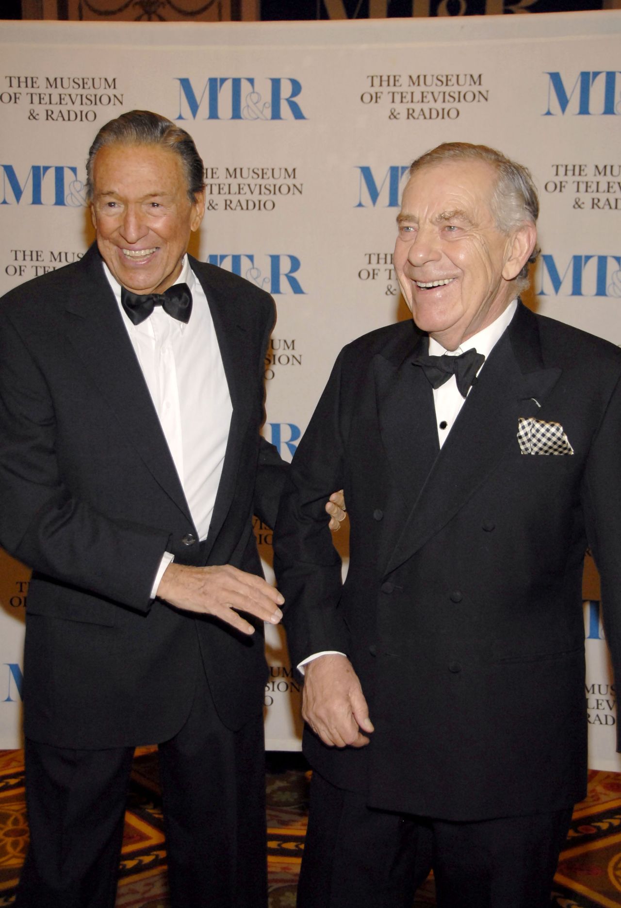 Wallace and Morley Safer pose at The Museum Of Television & Radio's Annual Gala in New York in 2007.
