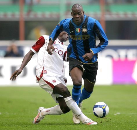 Balotelli's first-team debut came in December 2007 as a subsitute with Internazionale. Three days later the 17-year-old scored two goals during Inter's 4-1 Coppa Italia win against Reggina.