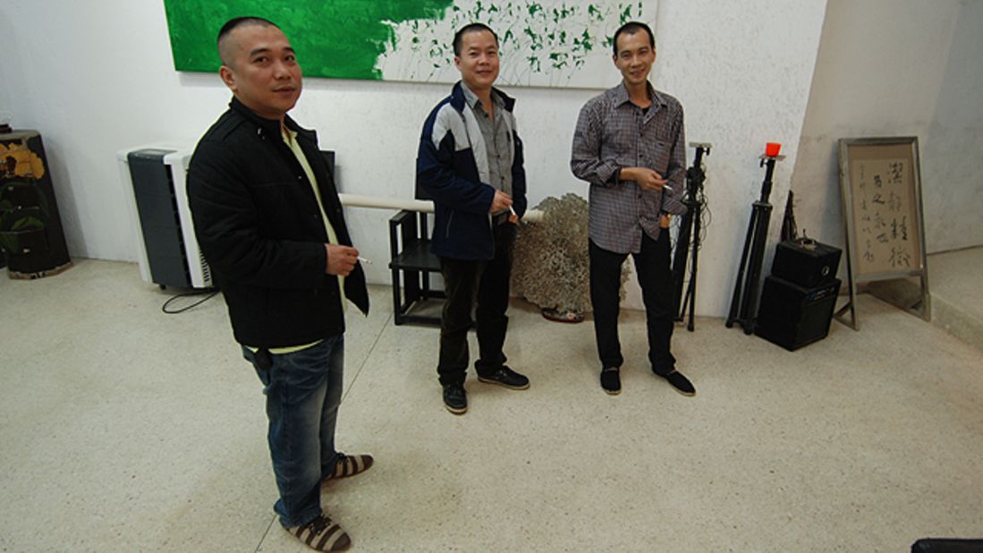 The Yiangjiang Group - Sun Qingling (left), Chen Zaiyan and Zheng Guogu - subvert Chinese calligraphy 