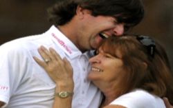 nr kyra phillips bubba watson_00002529