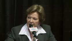 sot pat summitt short resigns_00003722