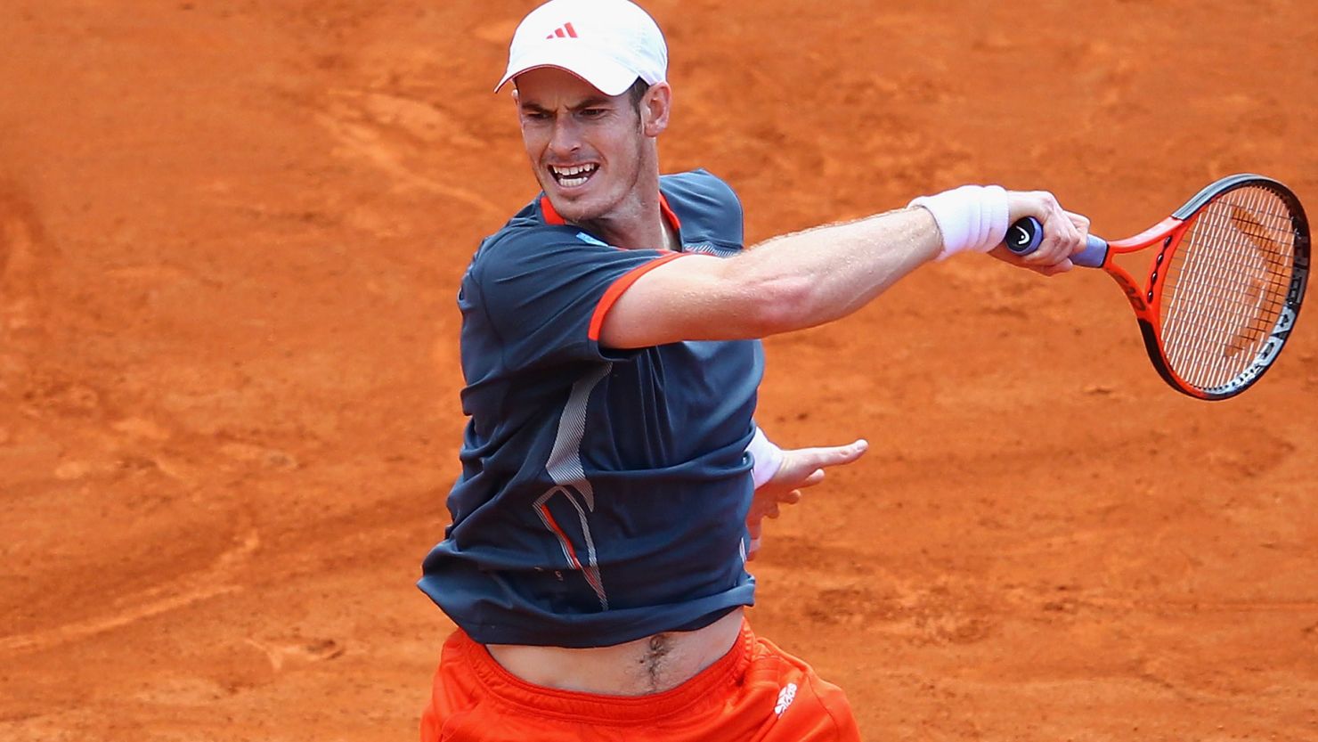 Andy Murray recorded only his second win in four visits to the Barcelona Open.