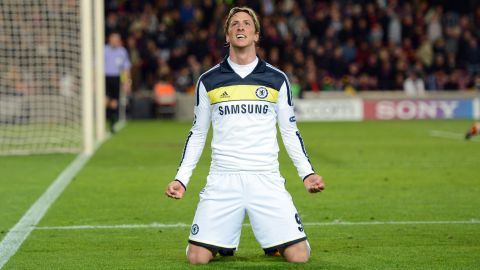 Ten Man Chelsea Stun Barcelona To Reach Champions League Final Cnn