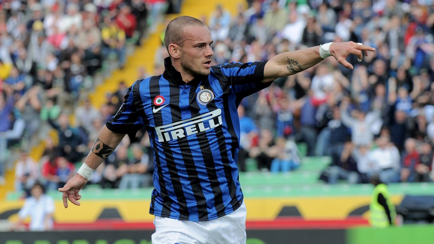 Dutchman Wesley Sneijder scored twice as Inter won again on Wednesday.