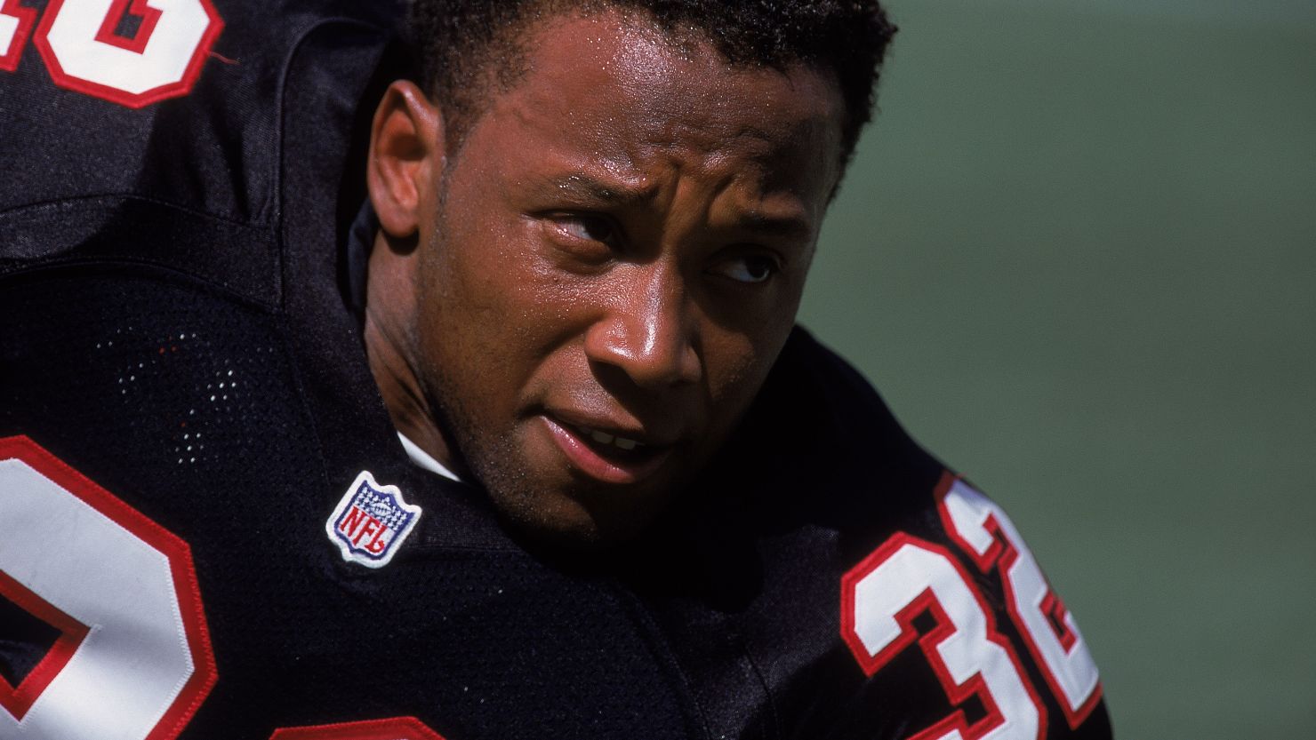 Atlanta Falcons player Jamal Anderson has added his name to a lawsuit against the NFL.