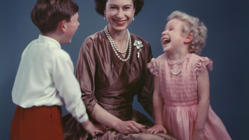 Elizabeth II: Young queen who grew into a modern monarch | CNN