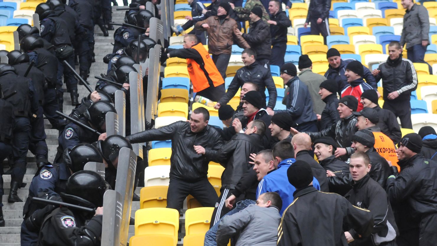 Ukrainian police receive riot training before next month's European Championships