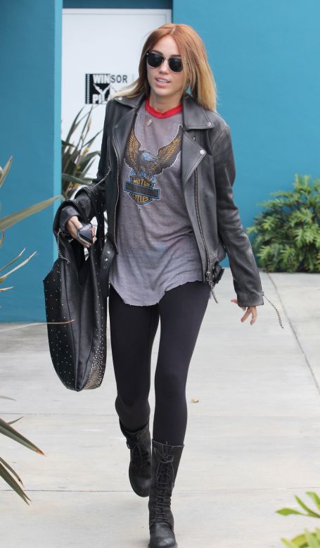 Miley Cyrus leaves pilates.