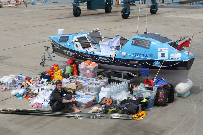 British sailor to become first female solo rower to cross North