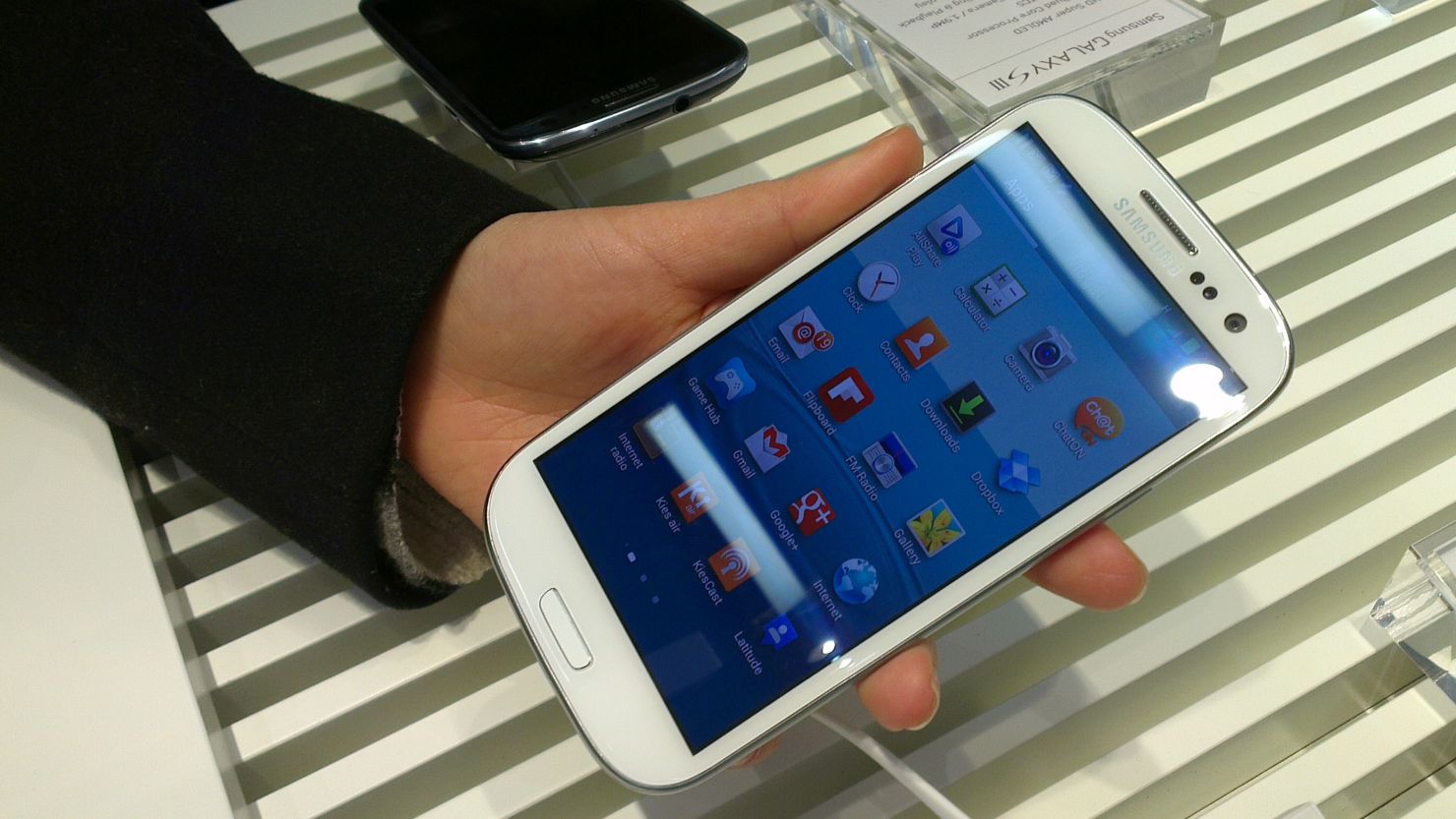 The Samsung Galaxy S, unveiled Thursday in London, has a huge 4.8-inch display screen