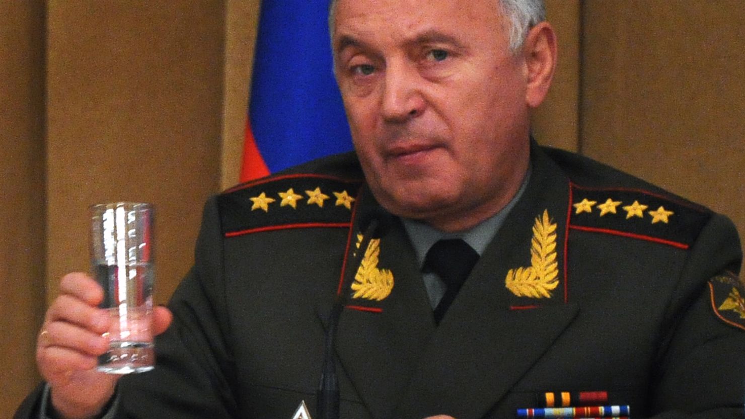 Russian Gen. Nikolai Makarov warned of a pre-emptive strike on launch sites if a compromise over a defense shield in Europe is not reached.