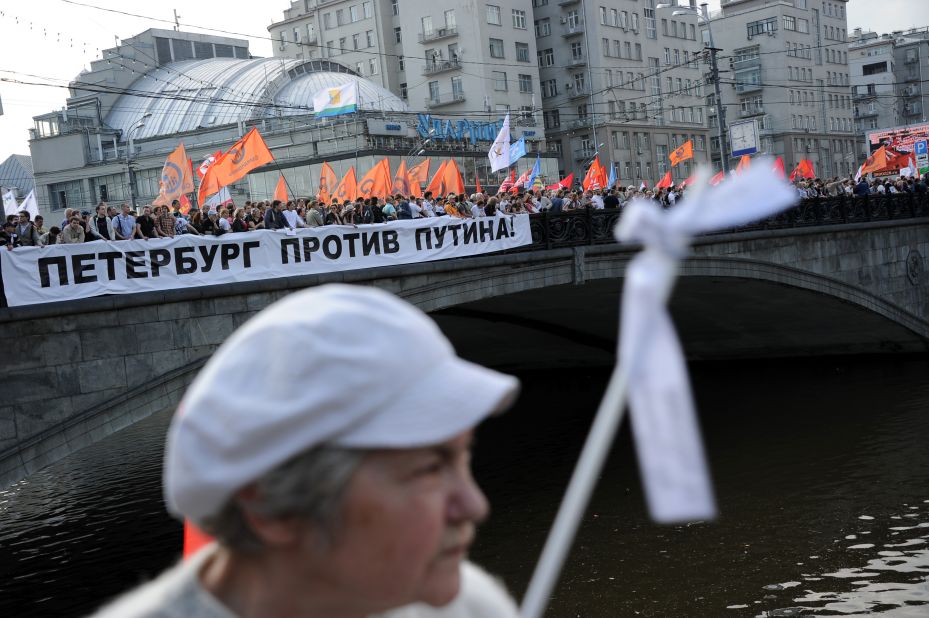 Demonstrators agreed with Moscow authorities on a route to Bolotnaya Square, but a large number of them veered off the path.