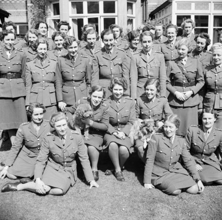 HRH Princess Elizabeth (center) undergoing instruction at the Auxiliary Territorial Service training centre in April 1945. Courtesy <a target="_blank" target="_blank">Imperial War Museum </a>