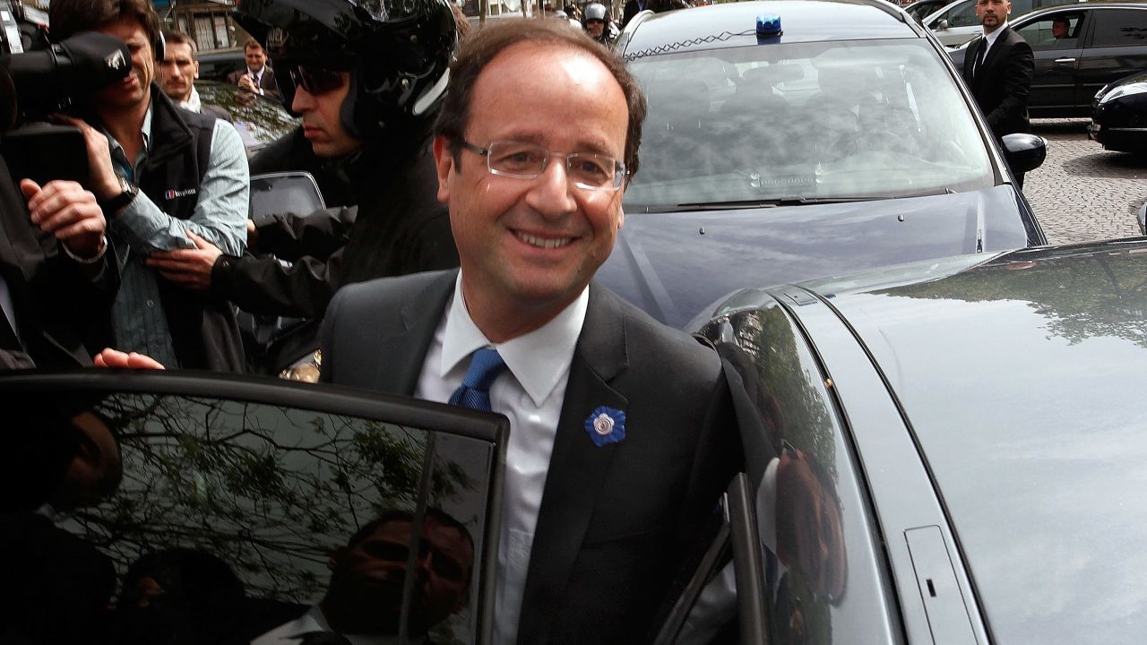 Socialist François Hollande says the strong showing for the National Front is an expression of people's "social anger."
