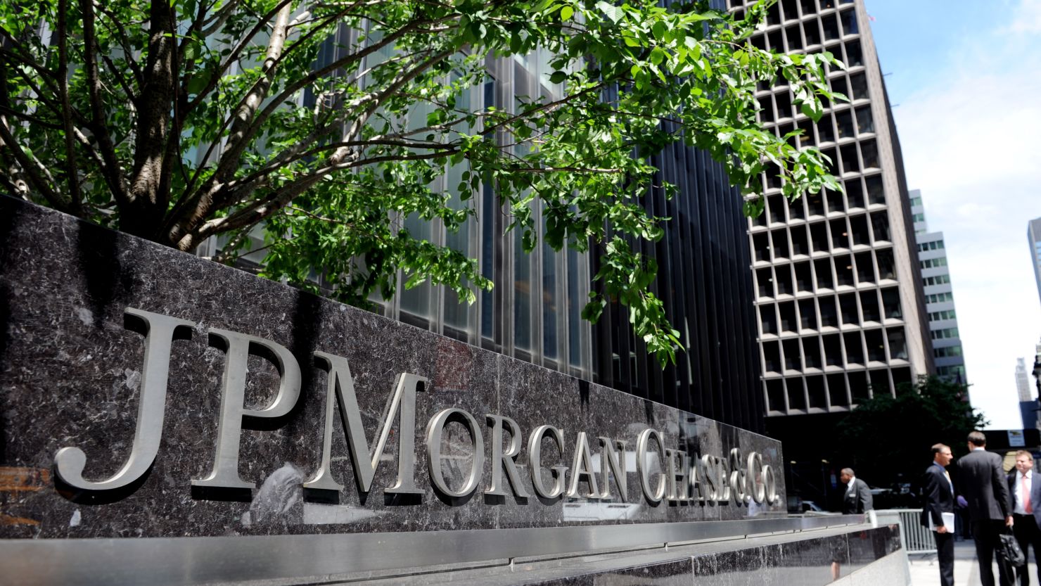 JP Morgan is employing intelligence methods to identify potential rogue traders among its 250,000-strong staff.