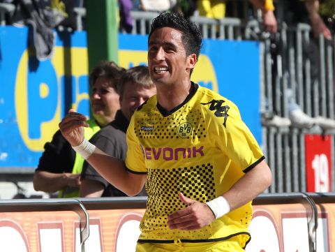 Guangzhou broke the Chinese transfer record once more to capture Lucas Barrios from German champions Borussia Dortmund. The Paraguay striker officially joined the club on June 1.