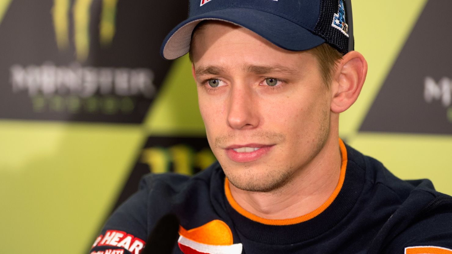 Australia's Casey Stoner will be driving a V8 sports car in 2013 following his retirement from MotoGP.

