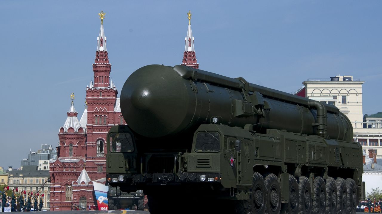 Russia's Topol intercontinental ballistic missile launcher attends a final rehersal of the Victory Day Parade on Red Square in Moscow, on May 6, 2012. The parade will take place on May 9 to commemorate the 1945 defeat of Nazi Germany. AFP PHOTO / NATALIA KOLESNIKOVA (Photo credit should read NATALIA KOLESNIKOVA/AFP/GettyImages)