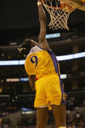The American completed the first slam dunk by a woman player during a WNBA game against Miami Sol in 2002.