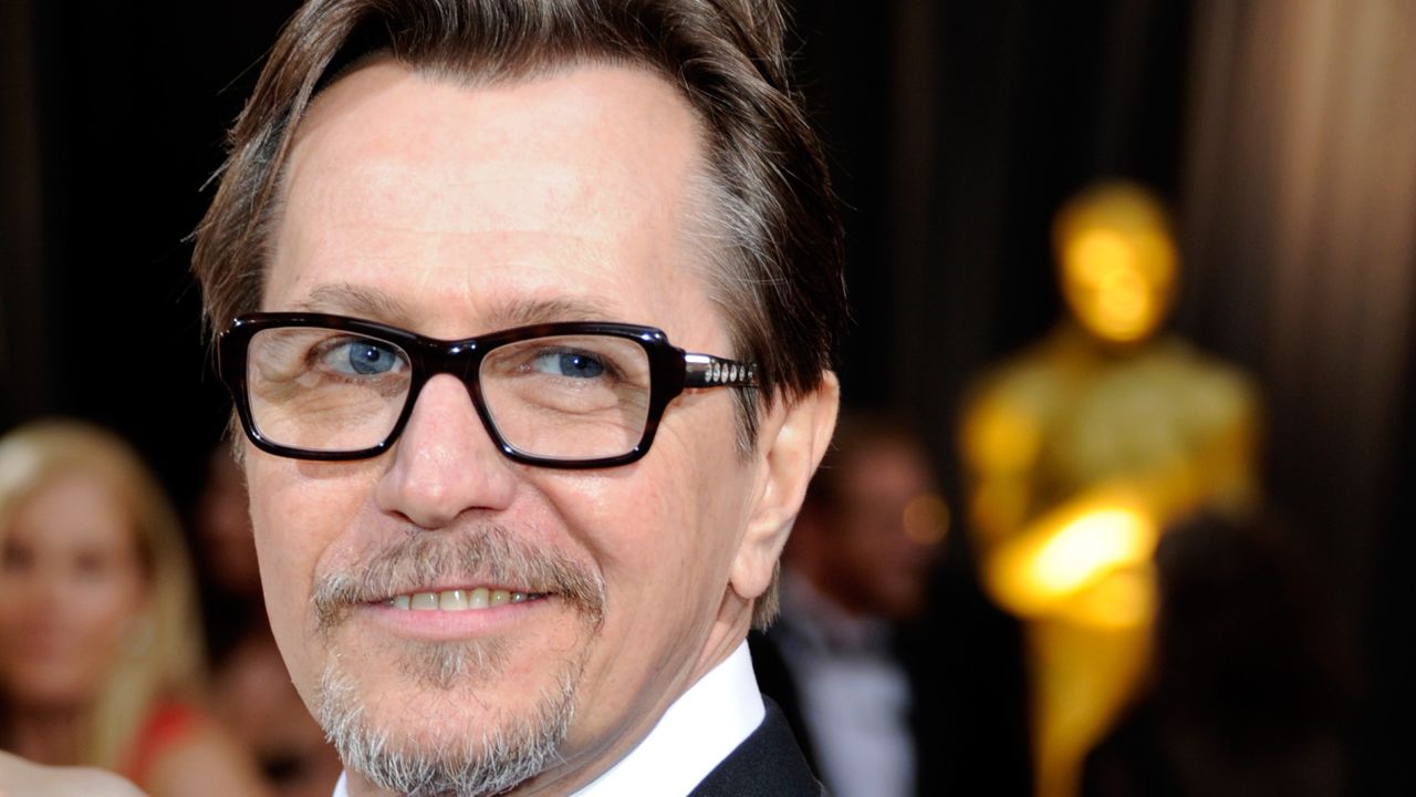 Actor Gary Oldman arrives at the Academy Awards in 2012.
