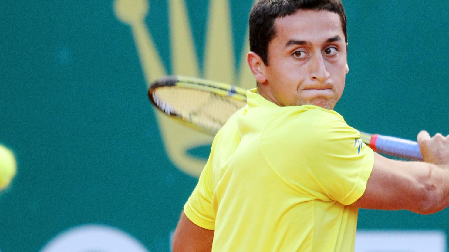 Nicolas Almagro hit top form in the Nice final to end the challenge of American Brian Baker.