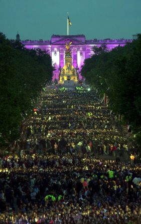 Around a million people gathered outside Buckingham Palace in June 2002, at a concert to commemorate the queen's Golden Jubilee. A similar concert is planned for Monday 4 June for the Diamond Jubilee.  