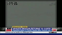 exp SpaceX Dragon splashes into the Pacific_00002001