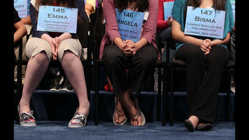 Contestants wait during the third round.