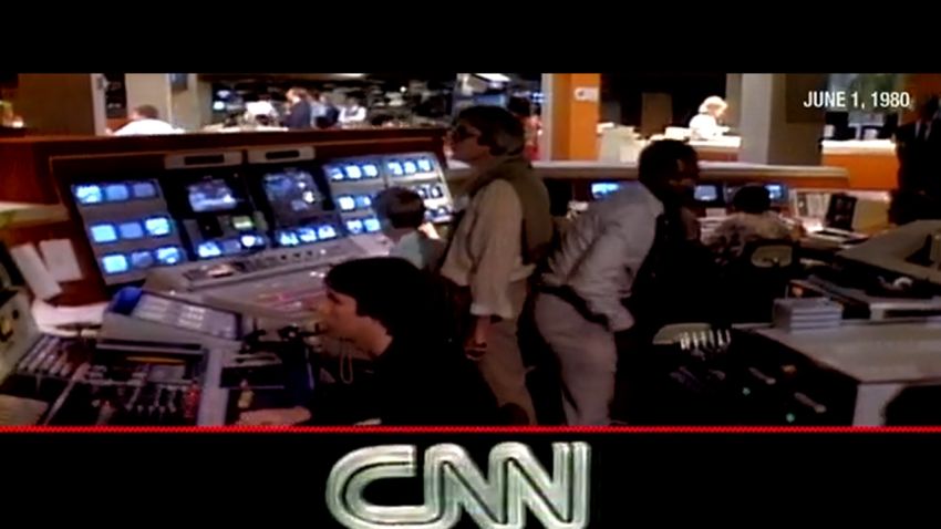 On June 1, 1980, CNN aired its first news broadcast anchored by the husband and wife team of David Walker and Lois Hart. 