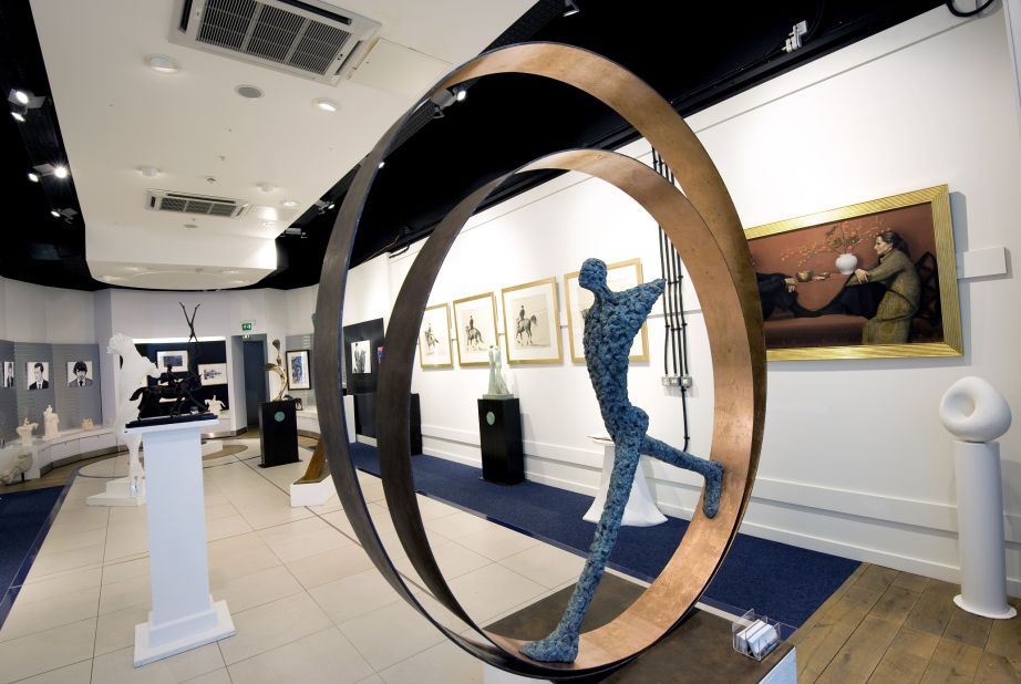 Heathrow Airport in London hosts the Terminal 5 Expo Fine Art Gallery, which aims to exhibit the very best British art during the forthcoming 2012 Olympic Games as well as providing a quiet, contemplative space for travelers.