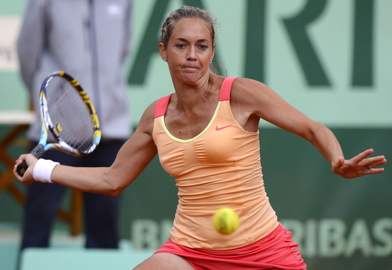 Zakopalova won their first encounter in 2003 when Sharapova was 15, but the Czech was unable to capitalize on the Russian's error-strewn performance in cold, windy conditions at Roland Garros.