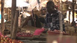 inside africa kenya slum market business kibera a _00035221