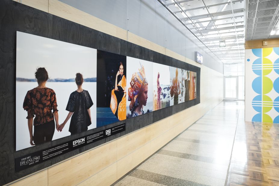 The Fashion Gallery at Helsinki Vantaa Airport exhibits Finnish clothing brands via an array of detailed photo exhibits. A catwalk installation meanwhile enables travelers to envision a life of glamour on the runway.