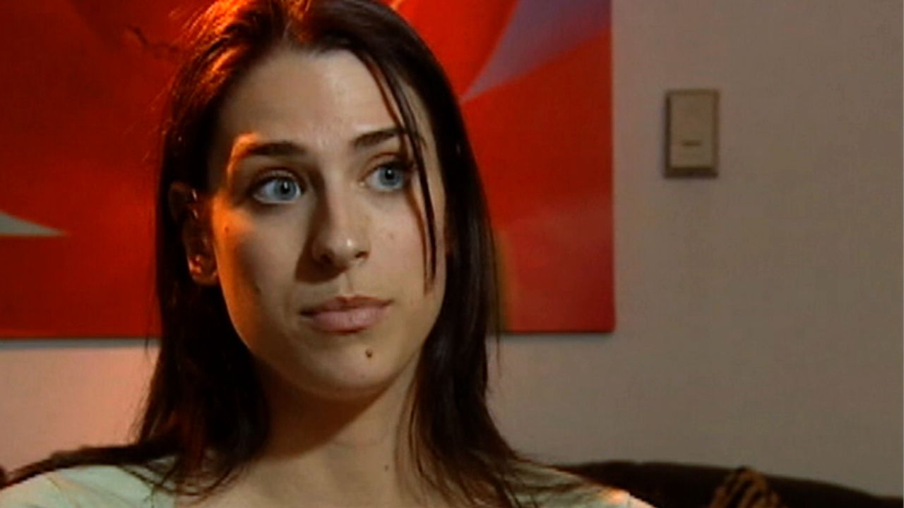 Sarafina Gerling saw web advertisements by Arthur Copes claiming that his back brace treatment could straighten crooked spines. She thought Copes was a doctor who could correct her scoliosis.
